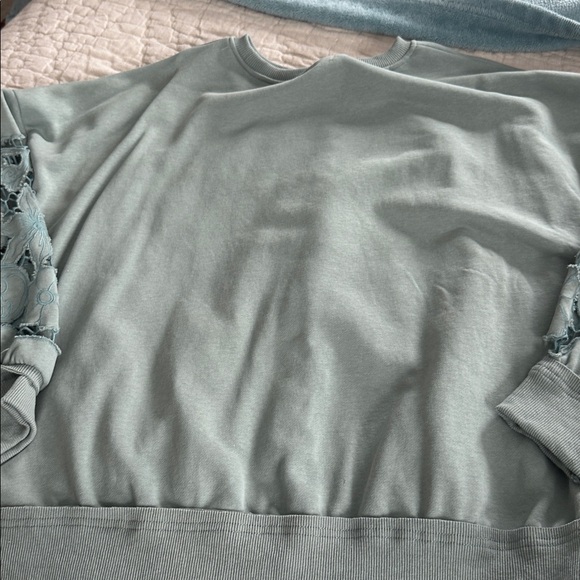 Sweatshirt - Picture 3 of 3